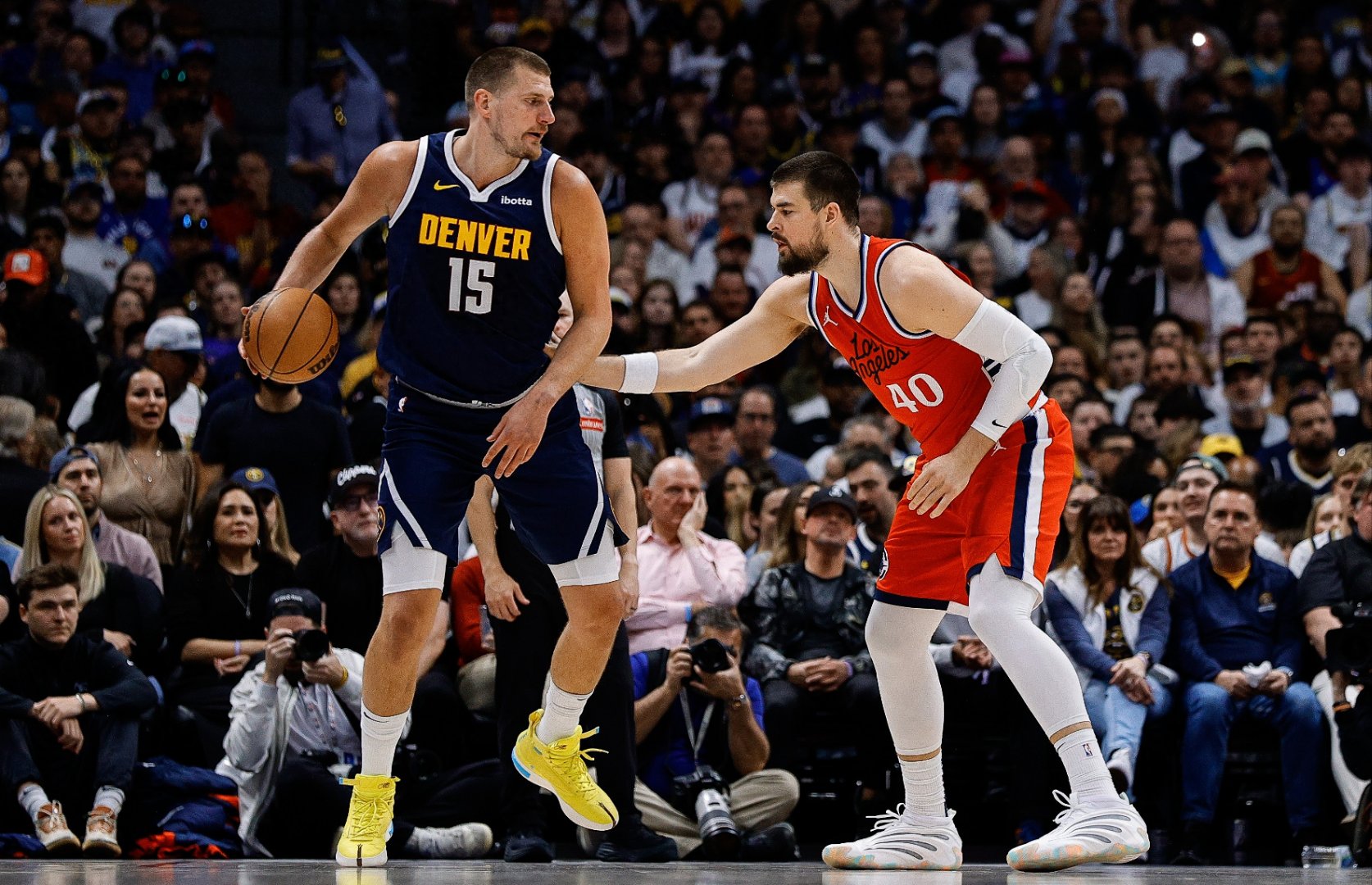 关于芝加哥公牛训练开放日，窗口期扳平良机引欢呼，NBA季后赛在即，赛程密集仍需轮换的信息-开云体育下载