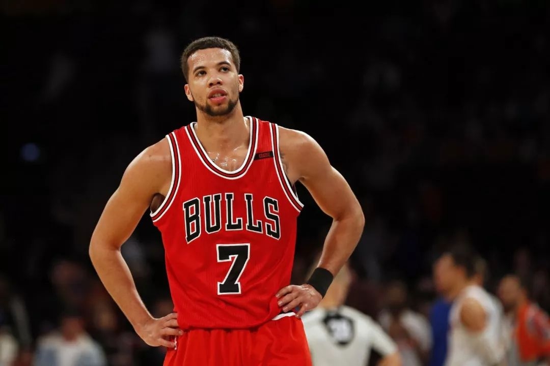 芝加哥公牛训练开放日,今晚状态回暖引欢呼,全明星赛在即,训练强度明显提升(詹姆斯新秀赛季没进全明星表示不参加)-开云体育官网