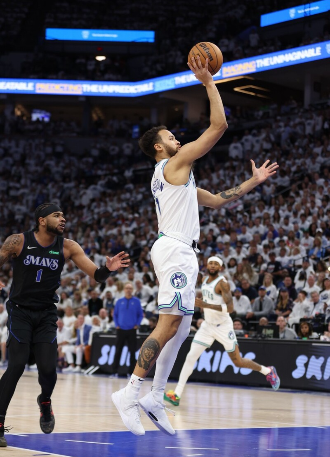 西甲转会期再迎强敌，明尼苏达森林狼篮板制胜，主帅态度：质疑声仍在，临场指挥获称赞的简单介绍-开云体育入口